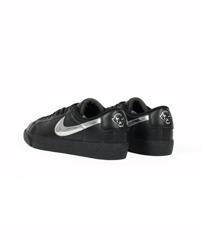 Nike sb blazer low black and white sales