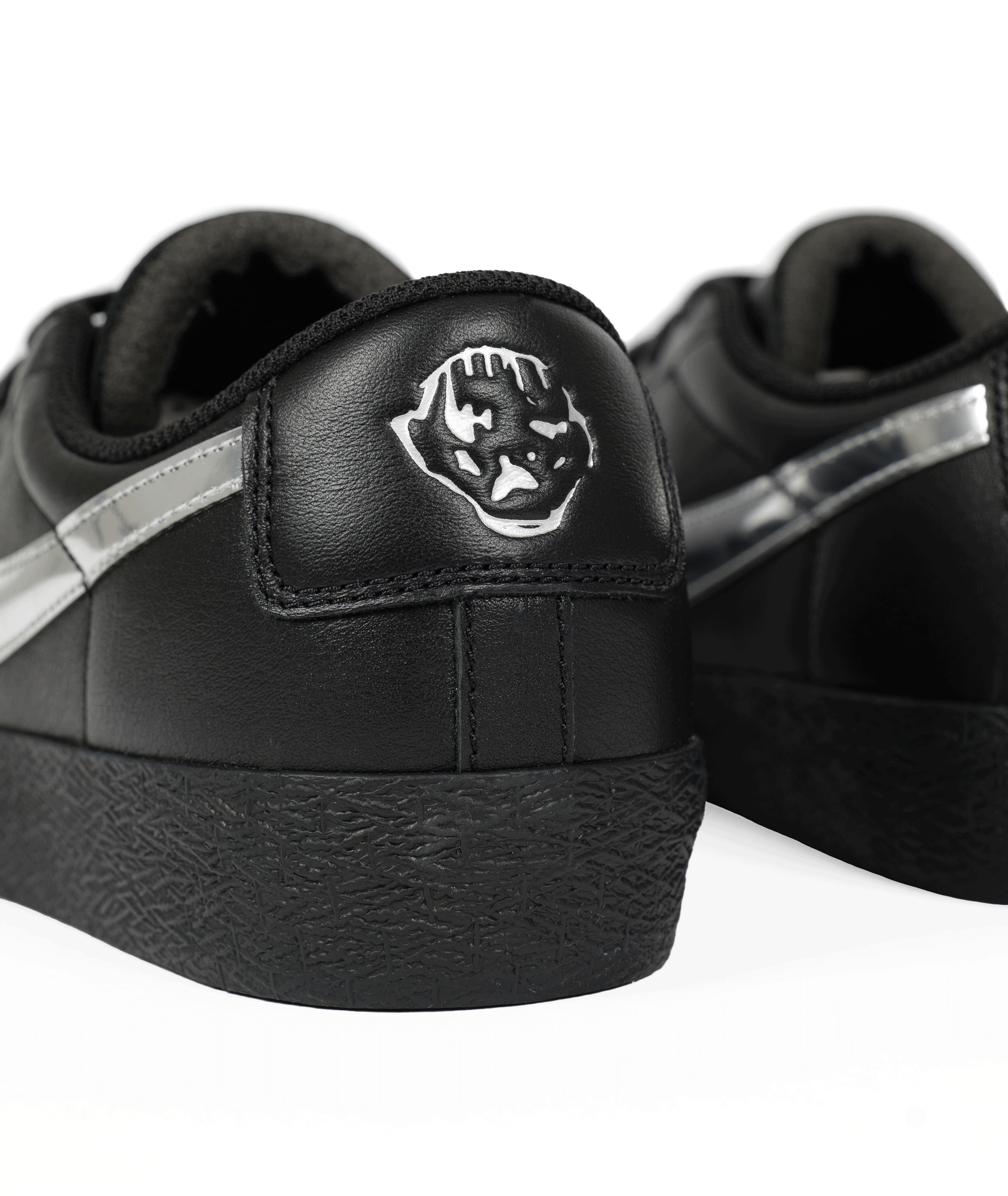 DANCER Nike SB QS Blazer Low Black/Mirror DANCER Nike SB QS Blazer Low Black/Mirror